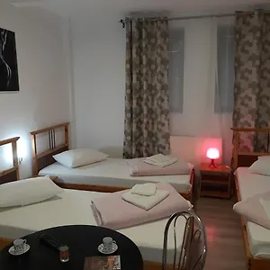 Carol 51 Hostel