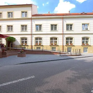 https://hotel-ostruvek.praguehotelsweb.com